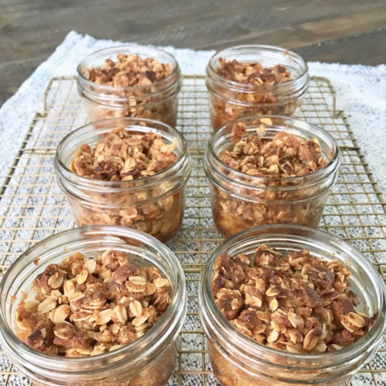 Mason Jar Apple Crisp